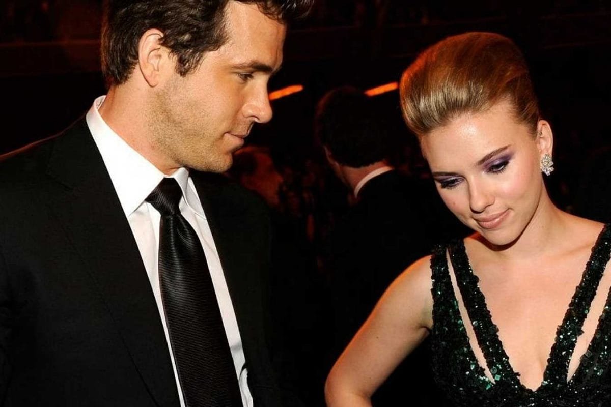 Ryan Reynolds And Scarlett Johansson Avoid Awkward Run-In At Saturday Night Live Event