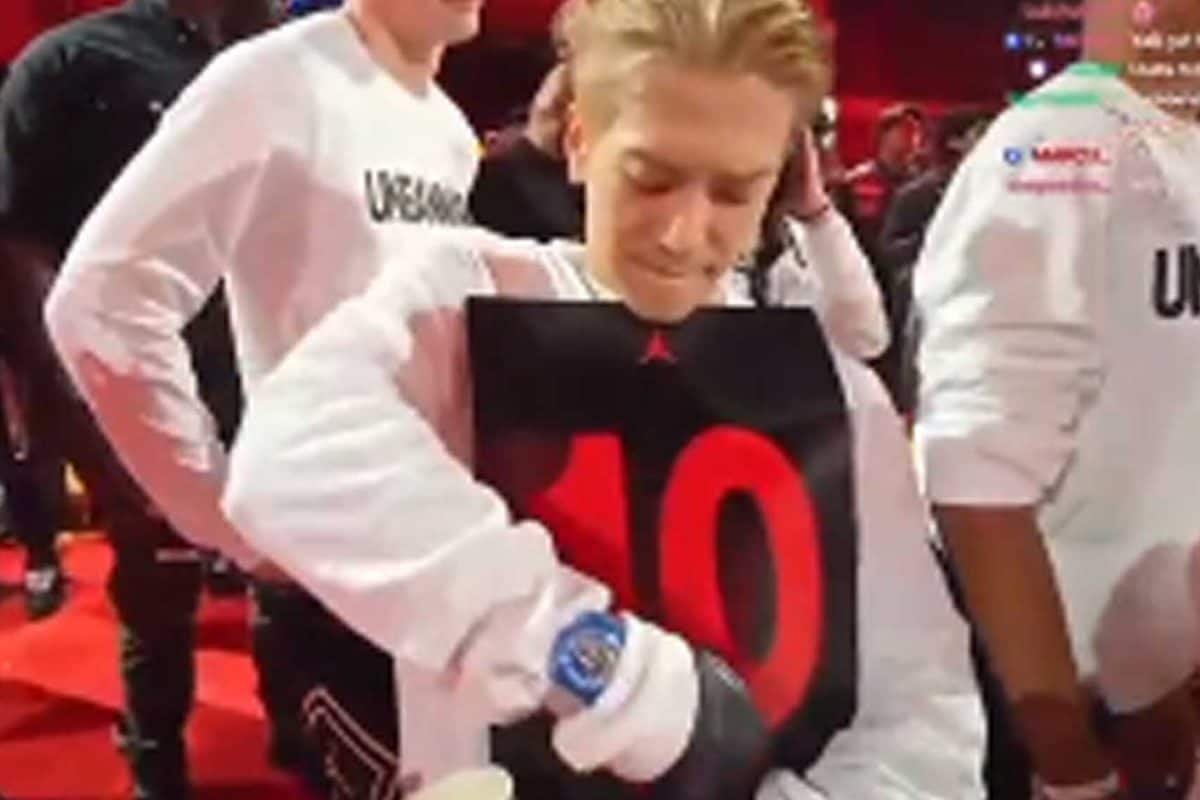 NFL Star Marshawn Lynch Mistakes Jackson Wang For Albino Man, Fans Can’t Stop Laughing