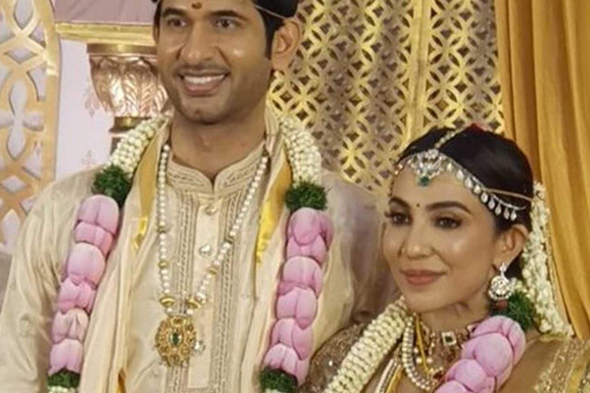 Parvati Nair, Aashrith Ashok Are All Smiles As They Get Married In A Dreamy Setting