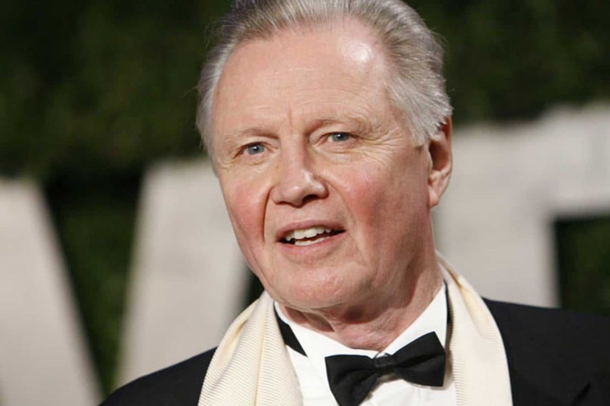 Angelina Jolie Says Her Mother’s Bittersweet Oscars Night Has A Jon Voight Connection