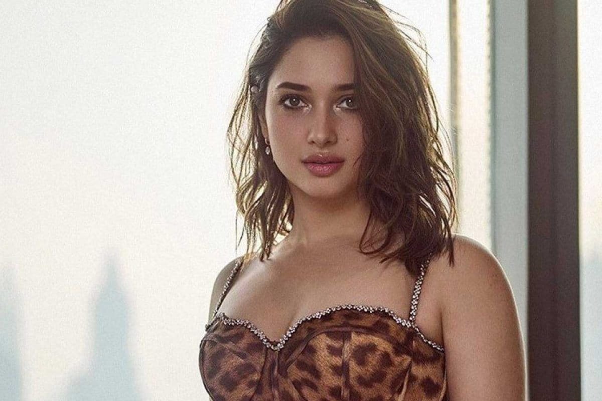 Tamannaah Bhatia Can’t Stop Smiling As  Paparazzi Lovingly Call Her Tammu Ji