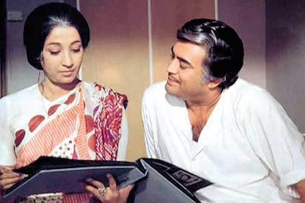 Javed Akhtar Calls For Re-Release Of Gulzar’s 1975 Classic Aandhi As It Clocks 50 Years