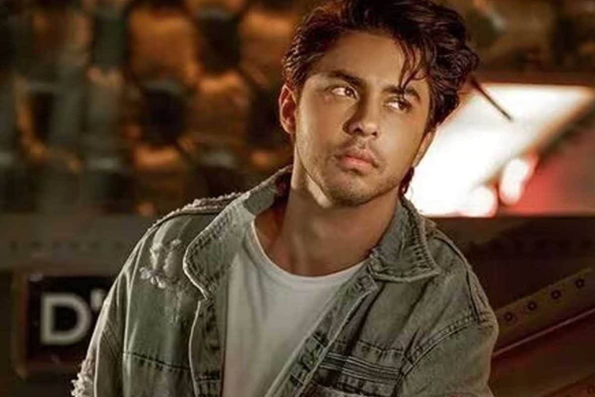 Aryan Khan’s ‘Casual Tareeka’ Of Entering His Car Is Something You Can Try