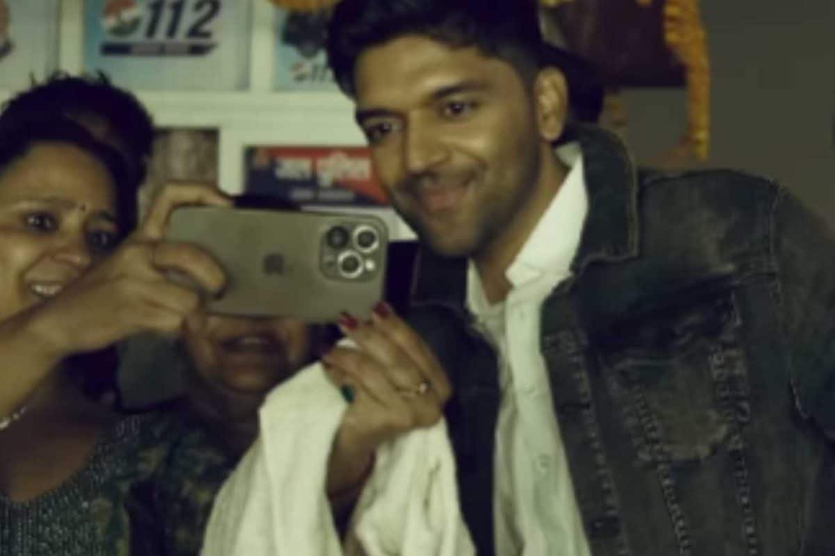Har Har Gange: Guru Randhawa Takes Holy Dip In Triveni Sangam At Maha Kumbh Mela