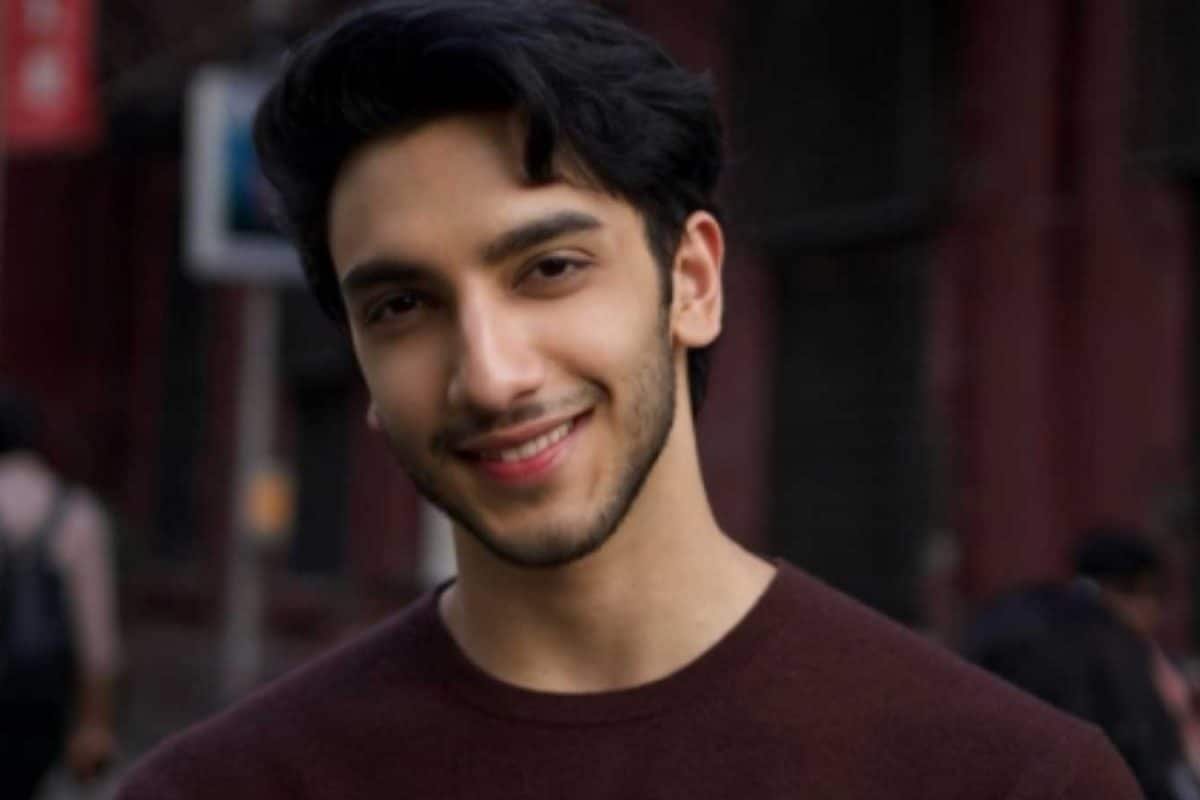 Vedang Raina Looks Dapper As He Explores Streets Of Aamchi Mumbai