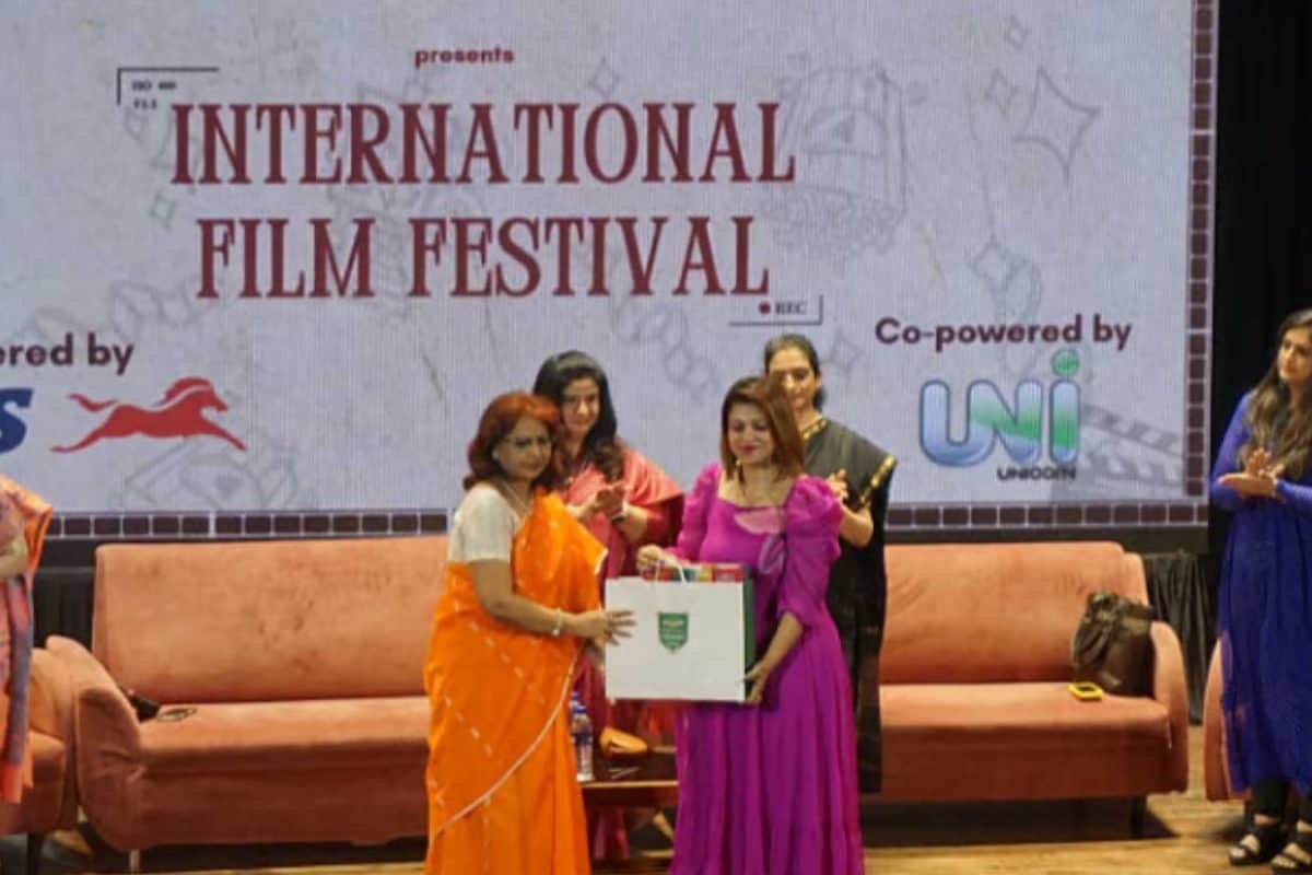 Shyam Benegals Unreleased Short Film Poovanam Screened At Mumbai Colleges Festival