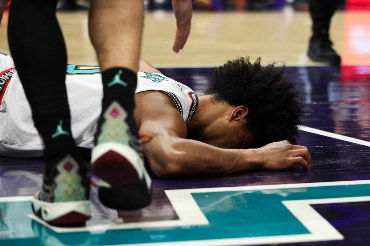 WATCH: Grizzlies Rookie Jaylen Wells Suffers Horror Crash; Gets Stretchered Out During Clash Against Charlotte Hornets