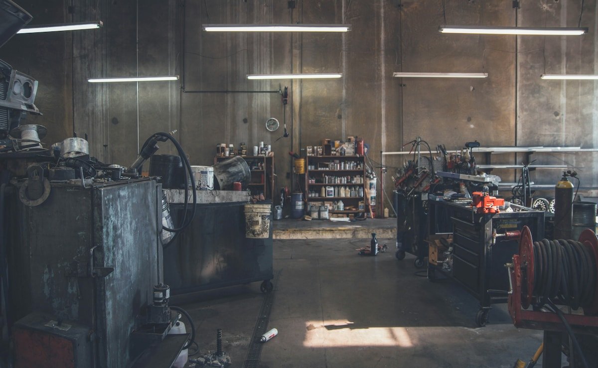 Indias Manufacturing Sector Growth Hits 10-Month High In April