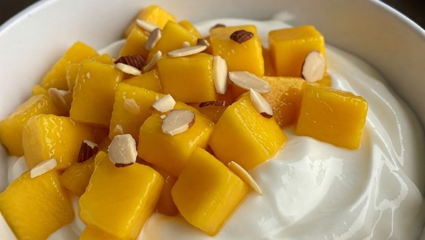 5-Minute Mango Bowl: Your Go-To Protein Snack For Weight Loss
