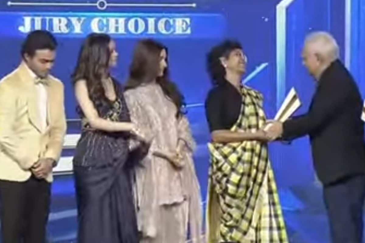 Kiran Rao’s Laapataa Ladies Takes Home Entertainer Of The Year At CNN-News18s IOTY 2024 Awards