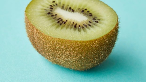 Struggling With Constipation? Just 2 Kiwis Can Help Say Goodbye To Poor Digestion