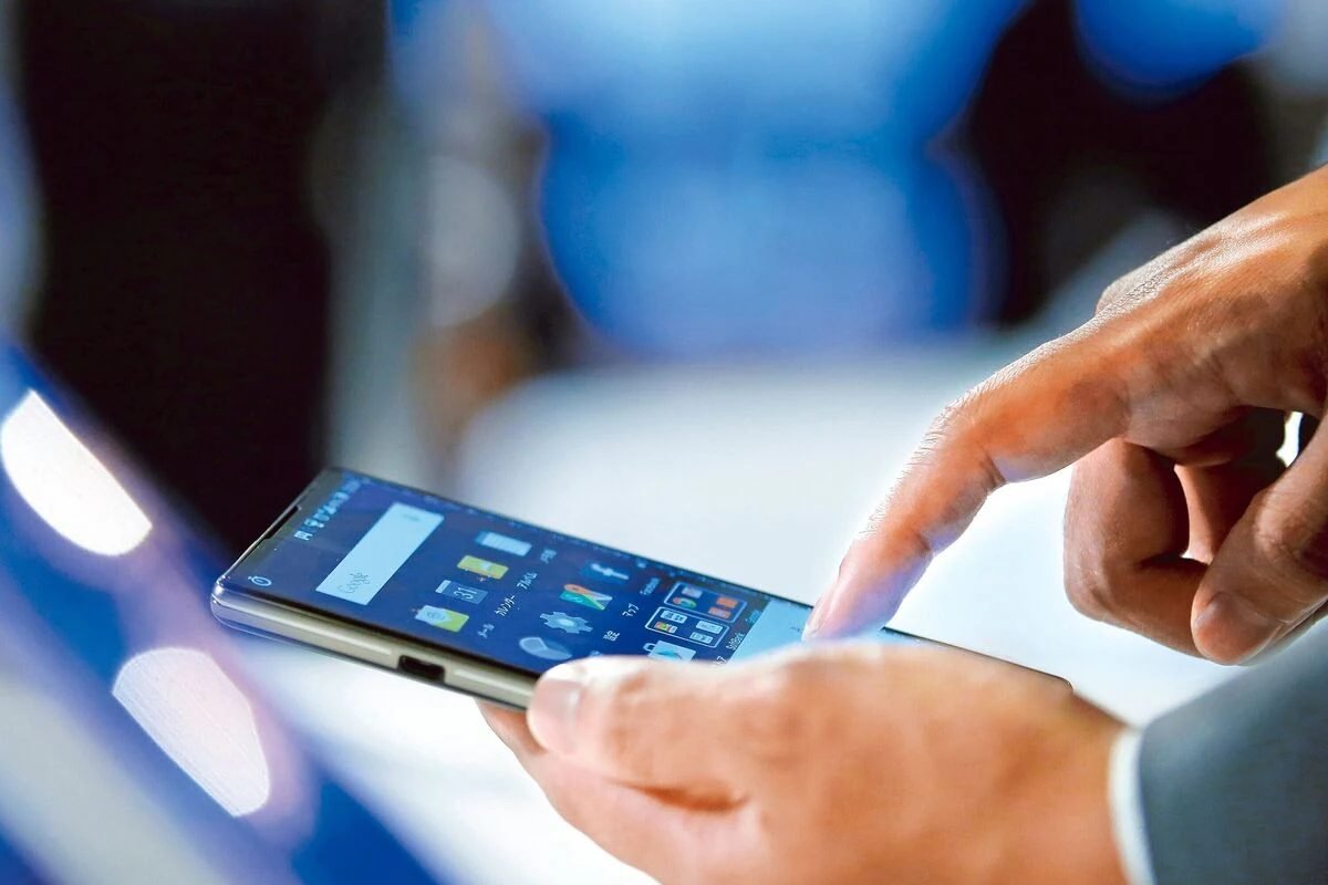 आपके मोबाइल में सेंध नहीं मार पाएंगे हैकर्स, जान लें ये 5 मोबाइल हैक्‍स