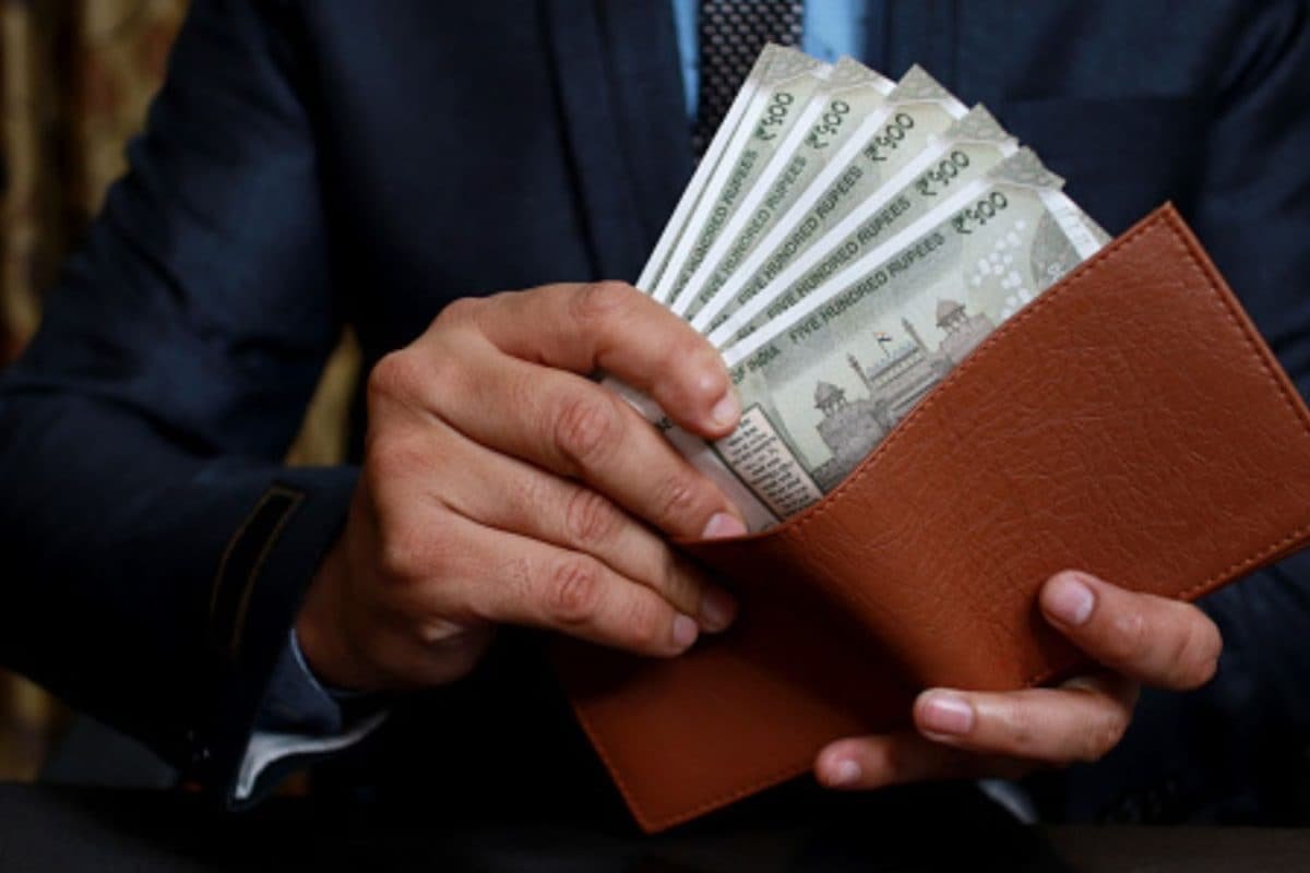 Neither Gold Nor Stocks: Heres What The Richest Are Buying Now