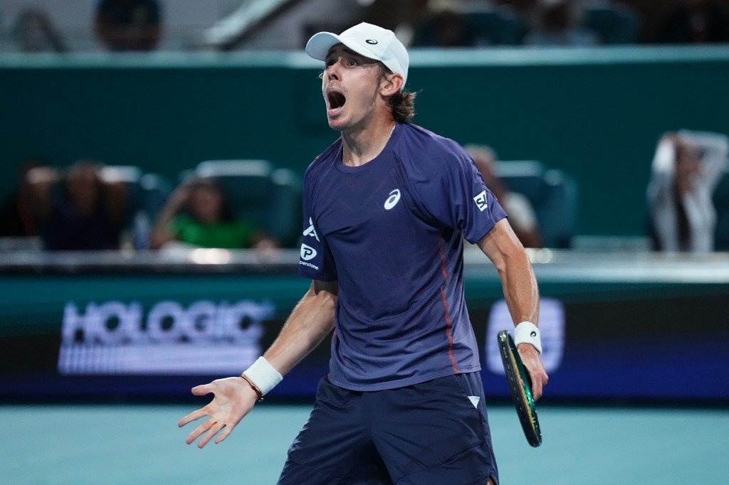 De Minaur Ends Fonseca Challenge, Zverev Marches On In Miami Open