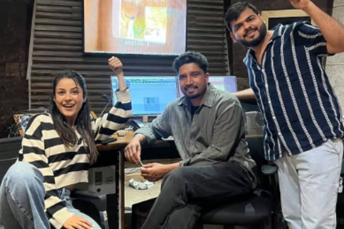 Shehnaaz Gills Ikk Kudi Enters Dubbing Stage, Check Post Here