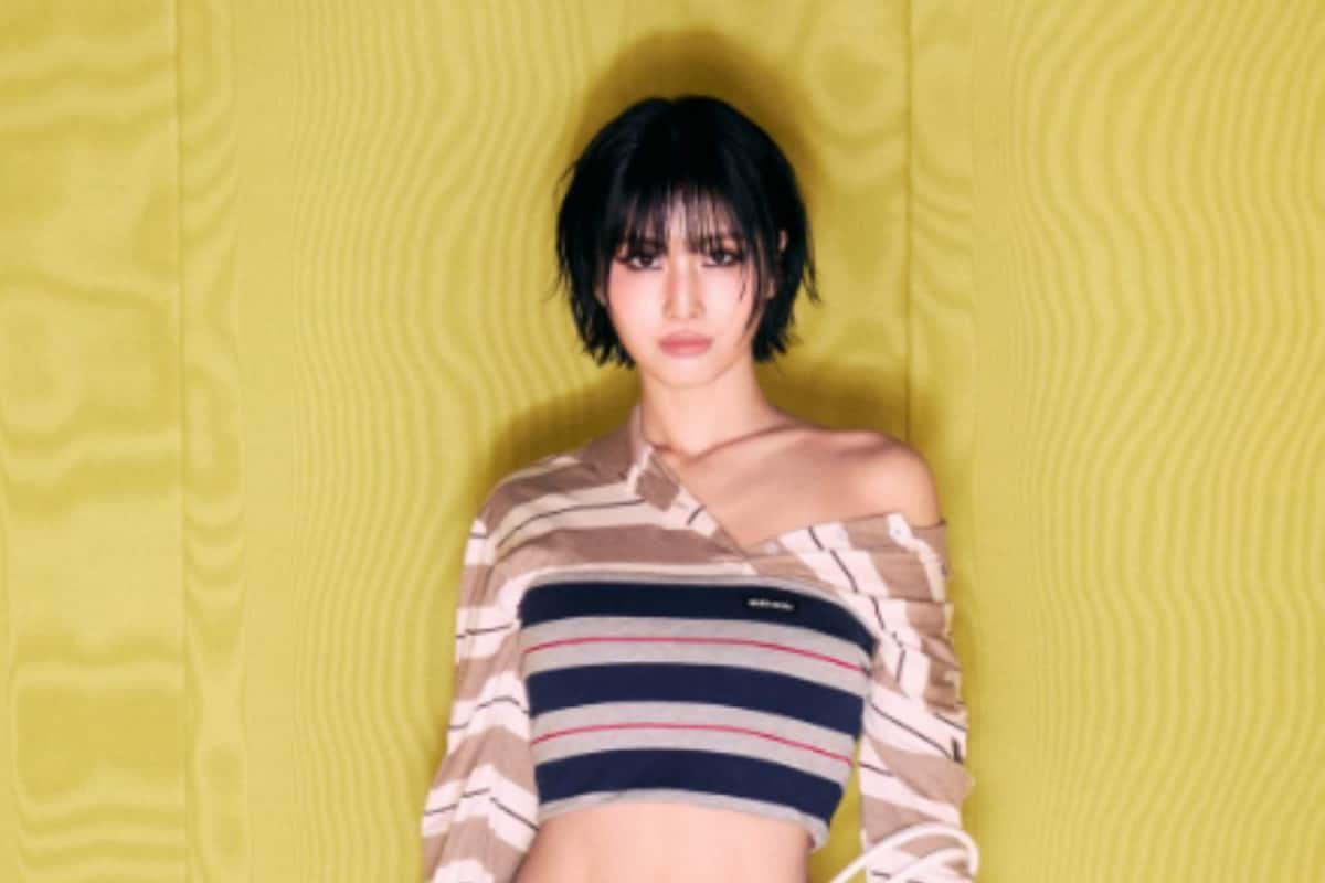 TWICEs Momo Flaunts Killer Abs At Paris Fashion Week; WATCH