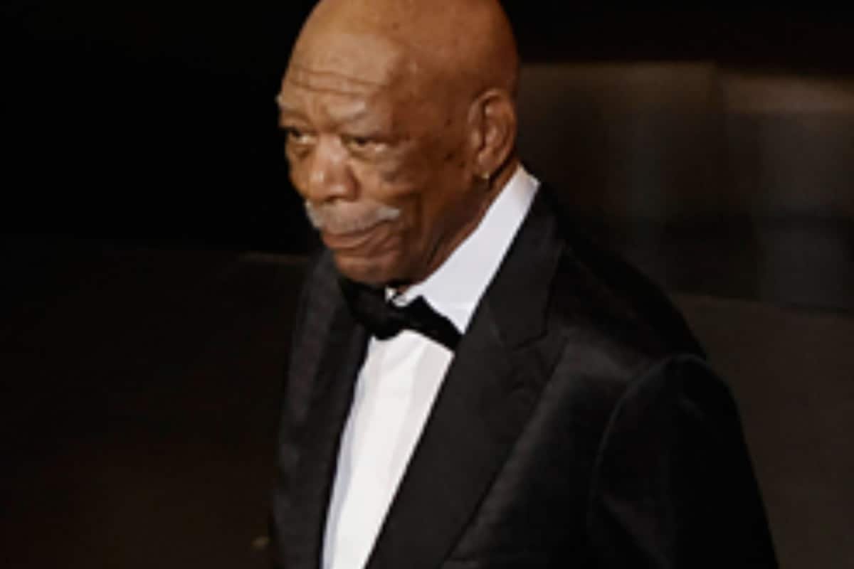 Morgan Freeman’s One-Glove Look at Oscars 2025 Sparks Curiosity