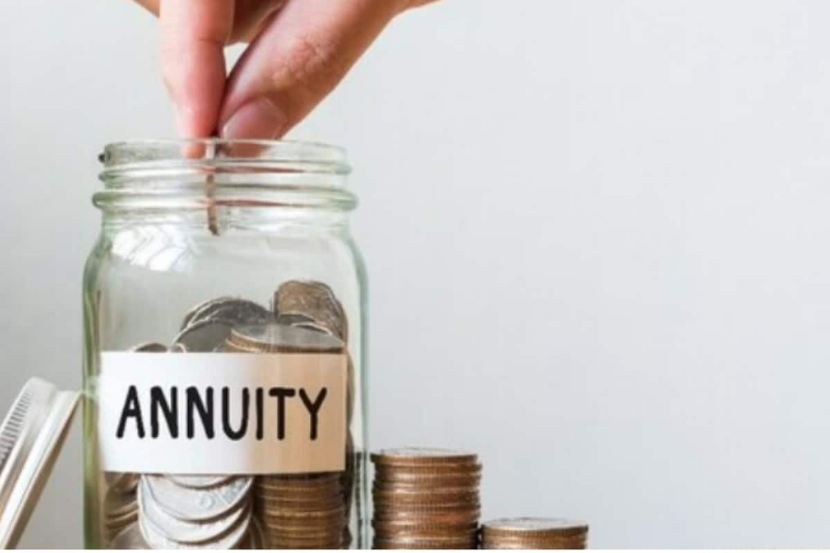 Systematic Withdrawal Plans vs Annuities: Features, Risks And Returns Explained