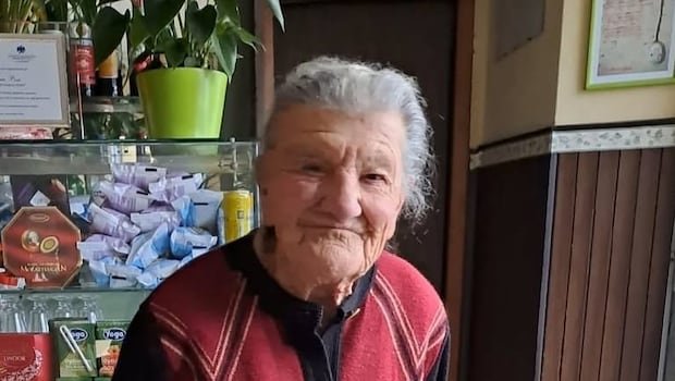 This 100-Year-Old Woman Is Italys Oldest Barista, Opens Cafe 365 Days A Year