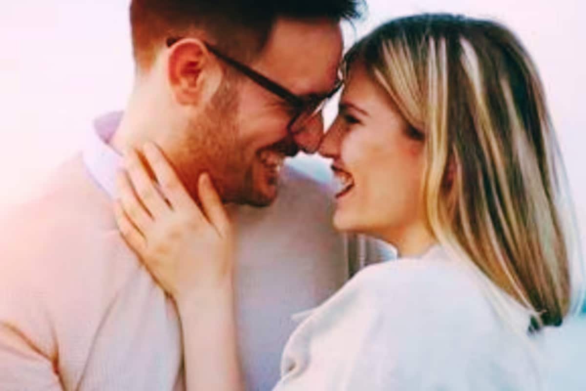 Love At First Sight? Blame The Stars! These 4 Zodiac Signs Fall In Love Faster