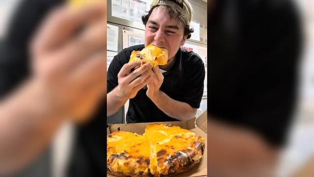 Wait, What? Pizzaiolo Puts 500 Cheese Slices On Pizza - See Final Look