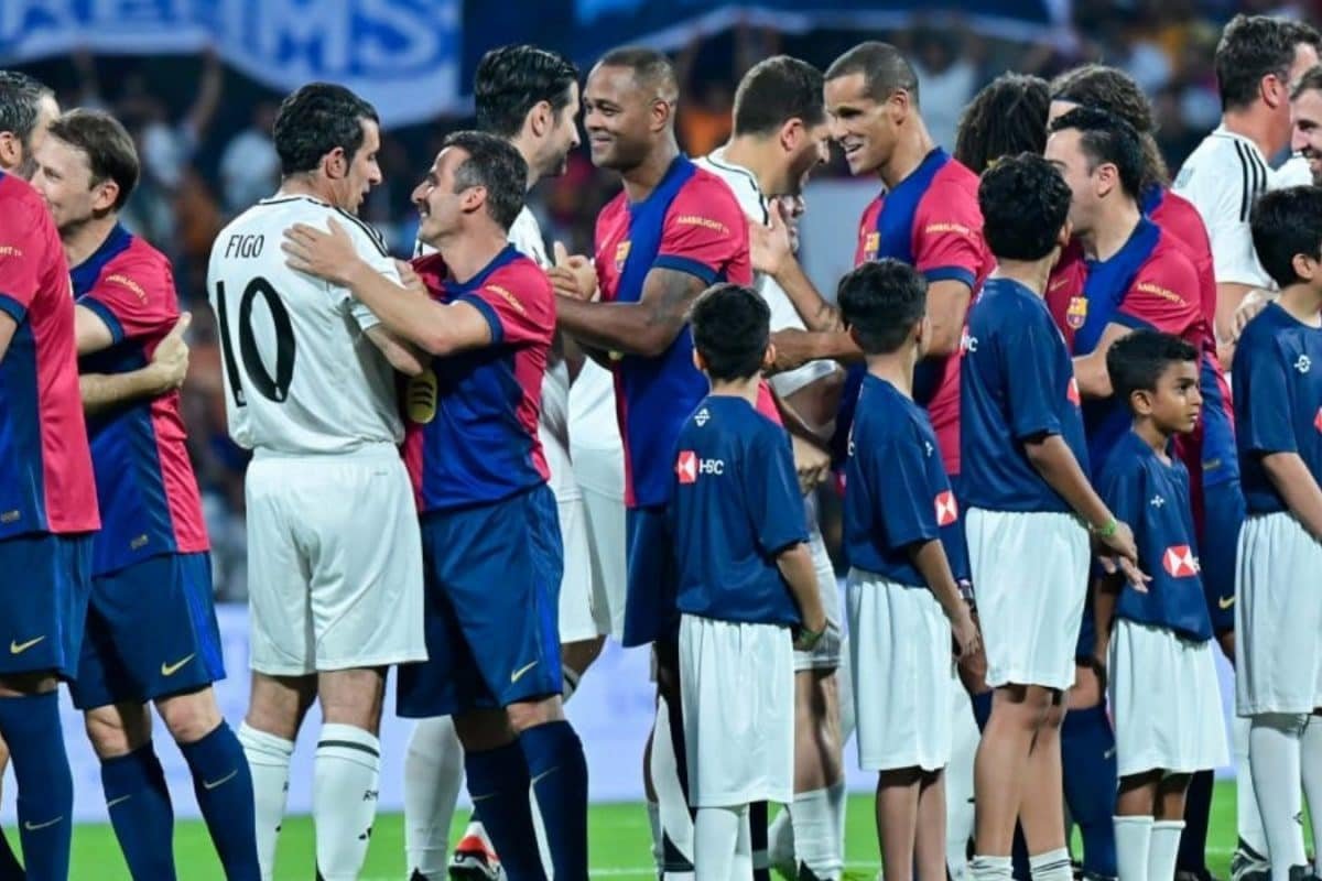 Real Madrid Leyendas Defeat FC Barcelona Legends 2-0 in Historic Legends Faceoff In Navi Mumbai
