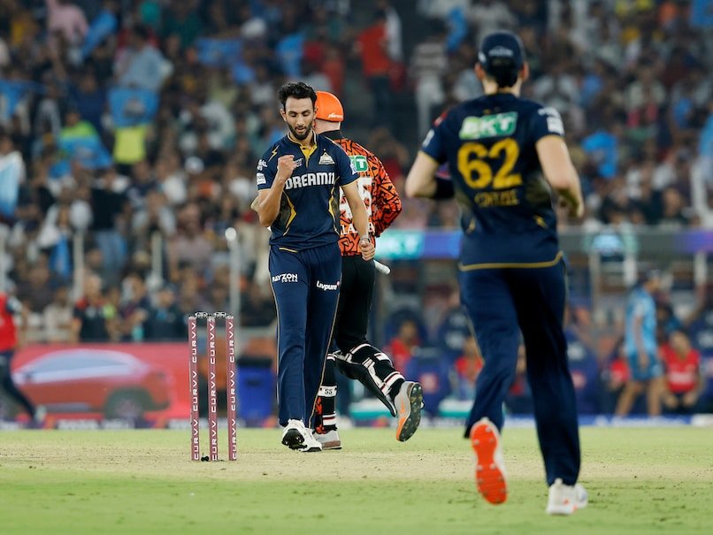 Ex-India Star Lauds GT Coach Ashish Nehra For Backing Pacer Prasidh Krishna