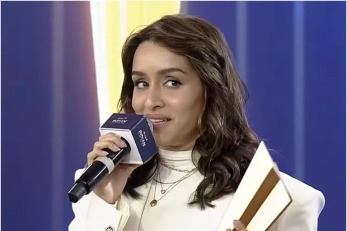 Shraddha Kapoor Wins Fan Favourite Award At CNN-News18 Indian Of The Year 2024
