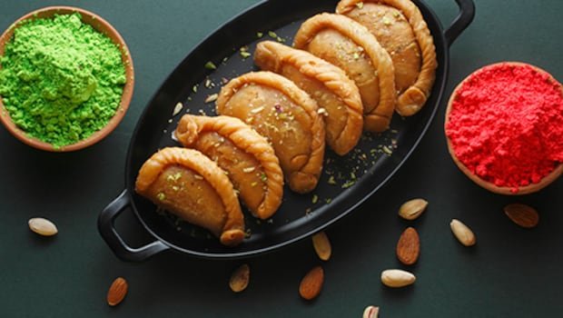 5 Smart Ways To Make Healthier Gujiya