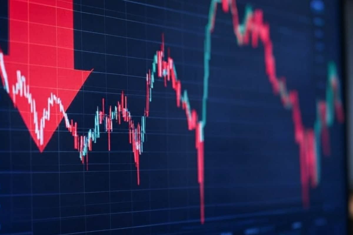 Pakistan Stock Exchange Halts Trading As KSE-30 Falls 7% Amid Tensions With India