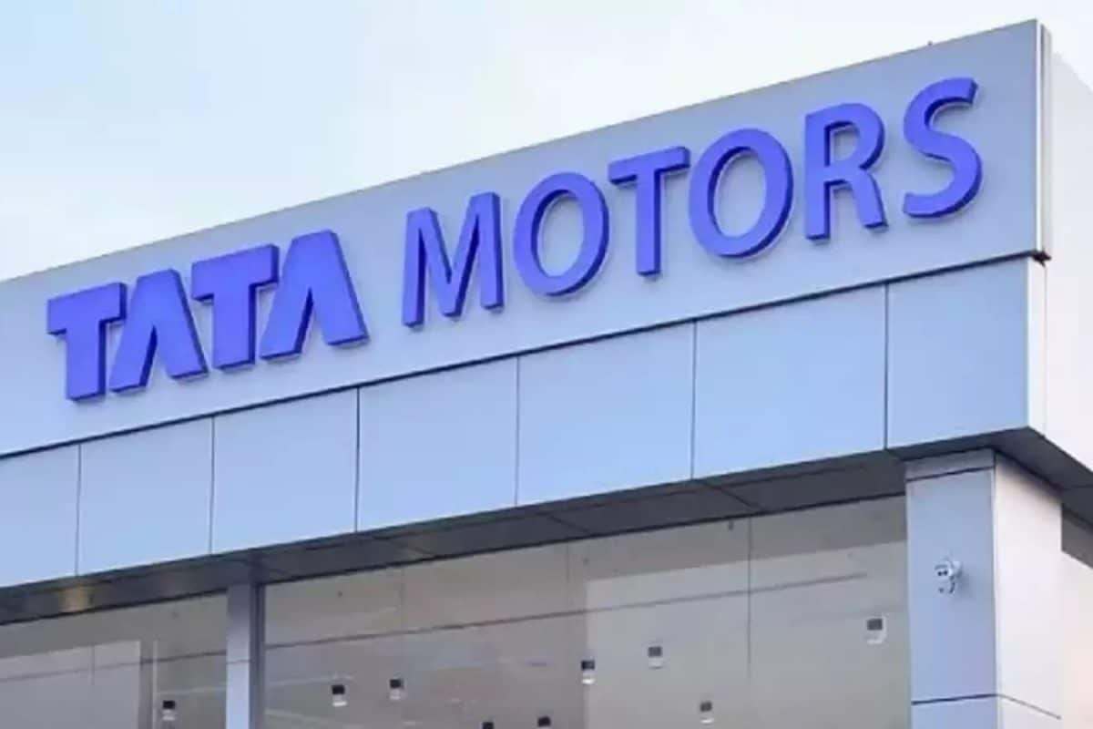 Tata Motors Shares Trade In Green Despite Q1 Profit Falls 30%, Revenue Drops 2.5%