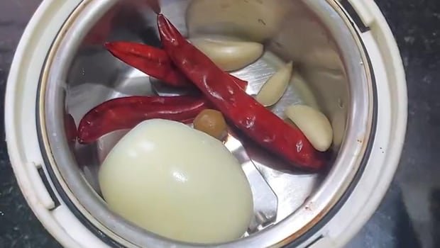 Viral Recipe: Vlogger Blends Egg With Chillies To Make Quick Mayo, Gets Over 13 Million Views