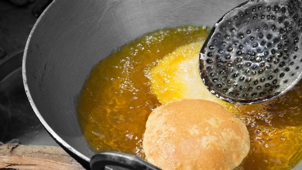 Why You Should Stop Reusing Deep-Fried Oil (And What To Use Instead)
