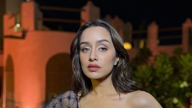 What Is Shraddha Kapoors Latest Cheat Meal? Hint: Its A Popular Gujarati Snack