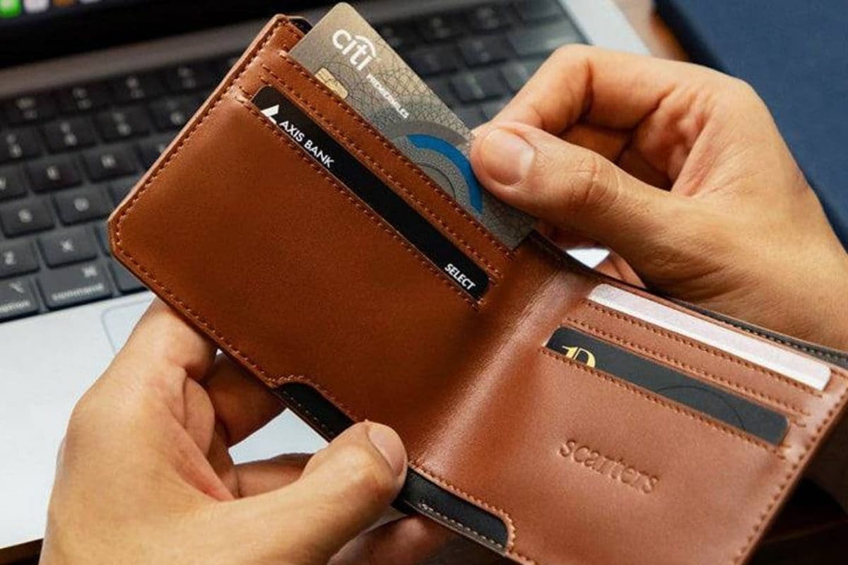 Feng Shui Tips: Lucky Wallet Colours To Attract Wealth